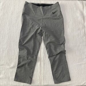 Nike Womens Leggings‎ Size Large Dri-Fit Capri Gray Athletic Activewear